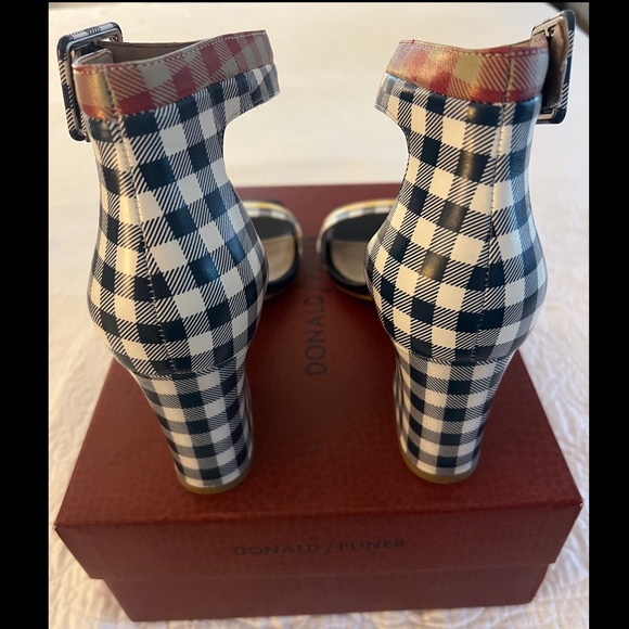 Donald J. Pliner Colorful Gingham Heeled Ankle Strap Sandal, New In Box Size 8 - Picture 4 of 6